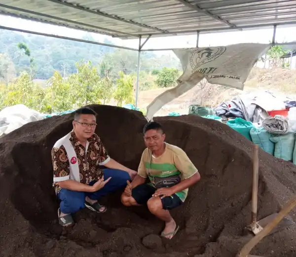 PUPUK CAIR TANAMAN JADI SUBUR